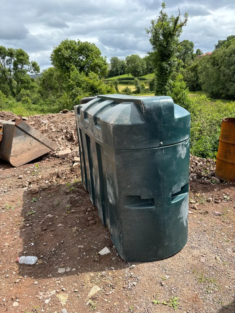Oil tanks - Image 2