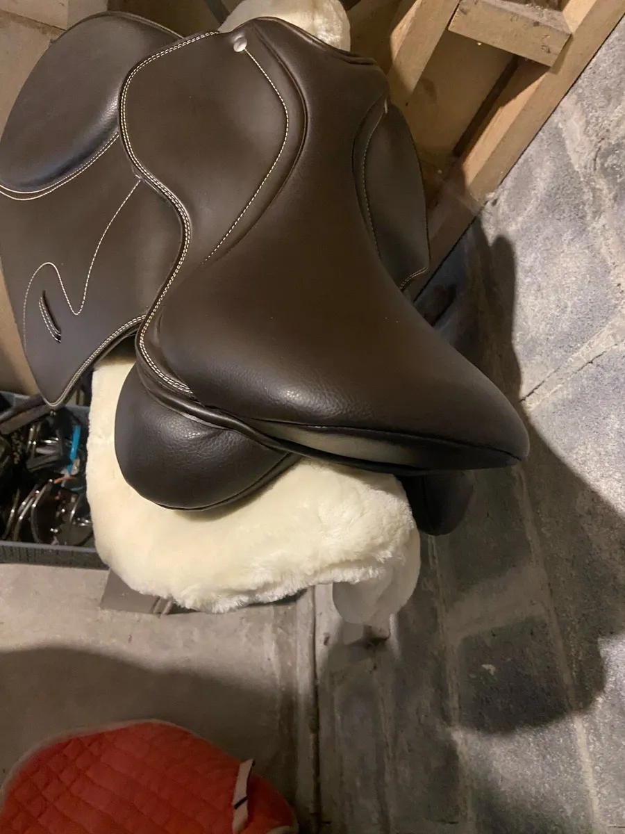 saddle - Image 2