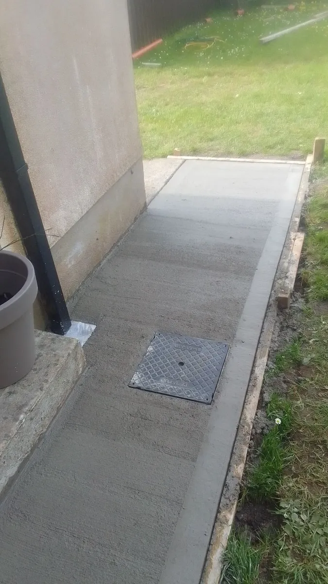 Concrete driveway - Image 2