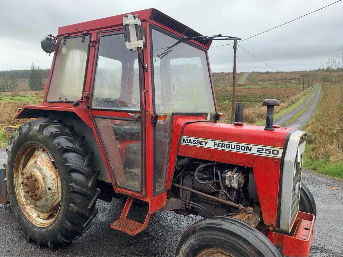 1984 Massy Ferguson Tractor - Image 4
