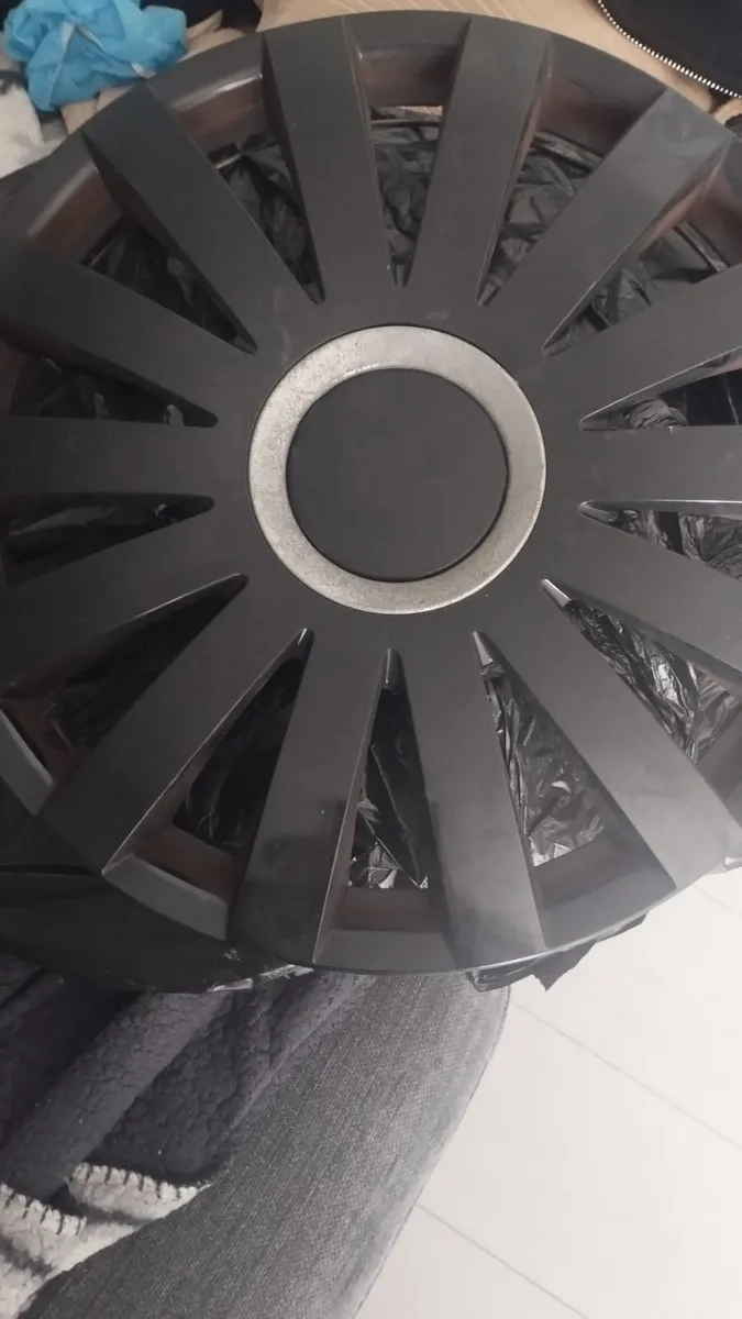 Hubcaps 14" 3 only