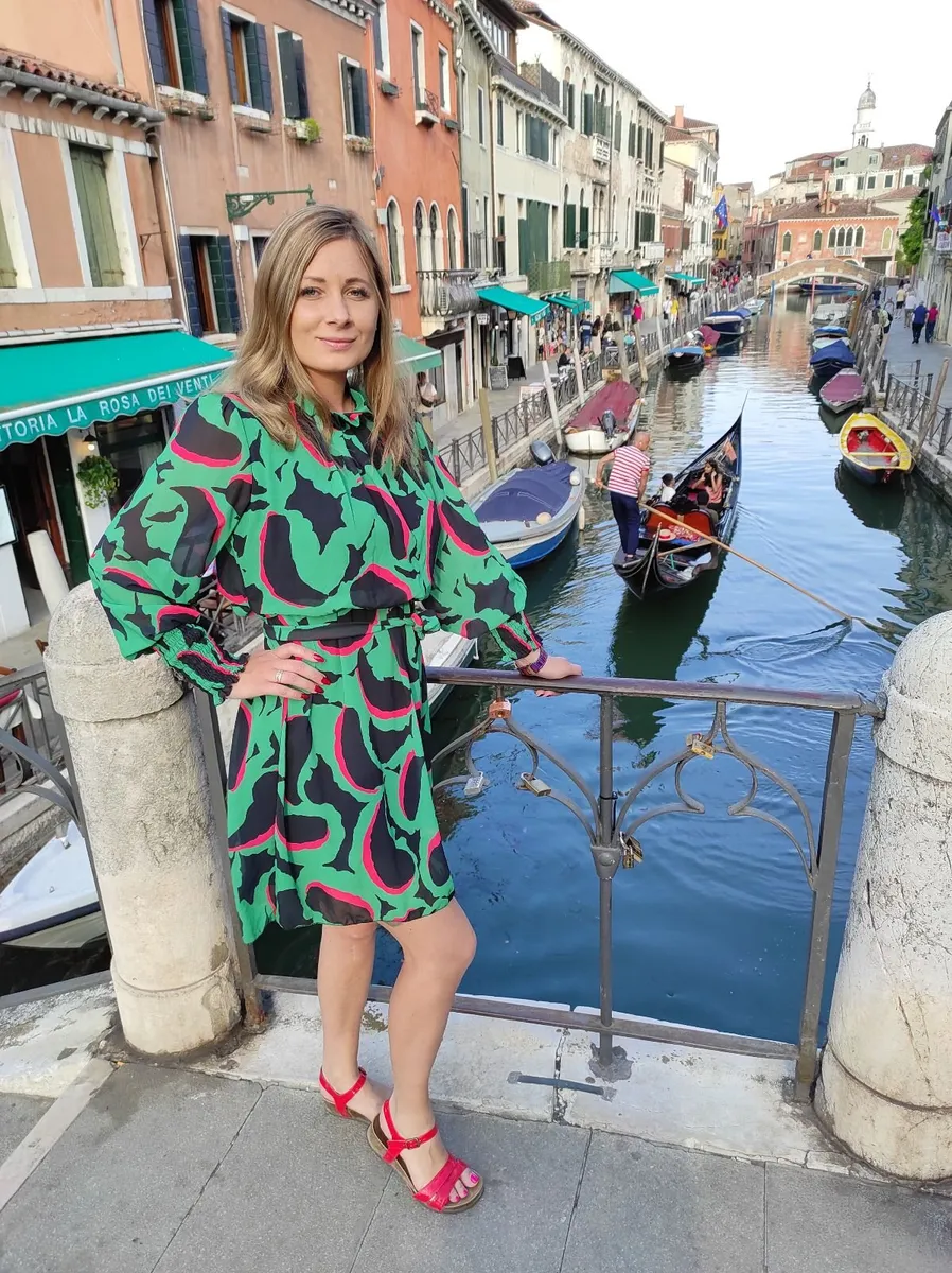 Stylish green dress - Image 3