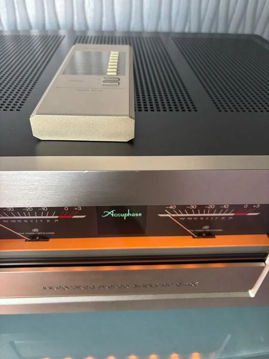 Accuphase E 406 integrated Amplifier - Image 4