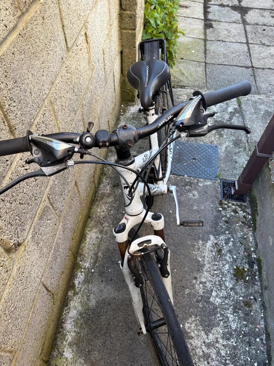 Ladies Hybrid Bike - Image 3