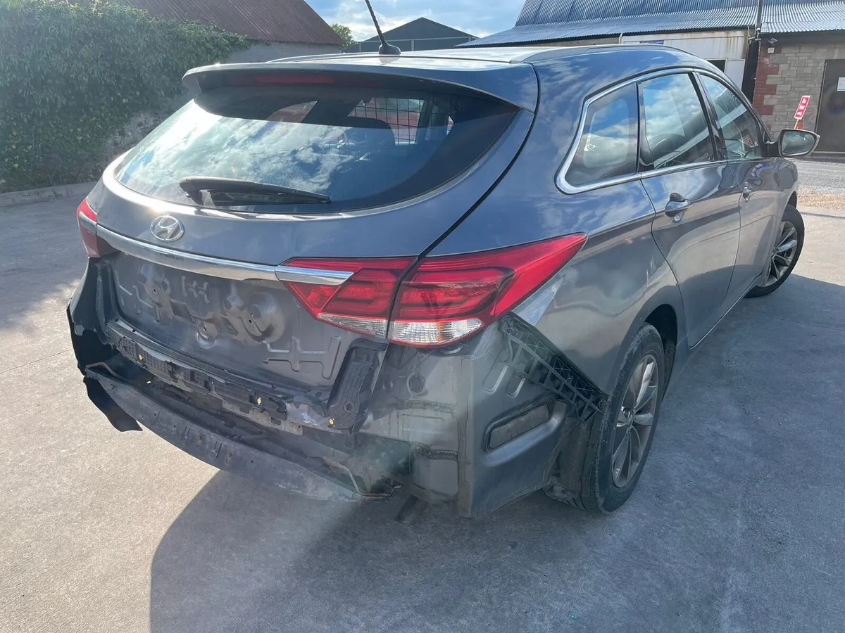 2016 Hyundai i40 - Image 3