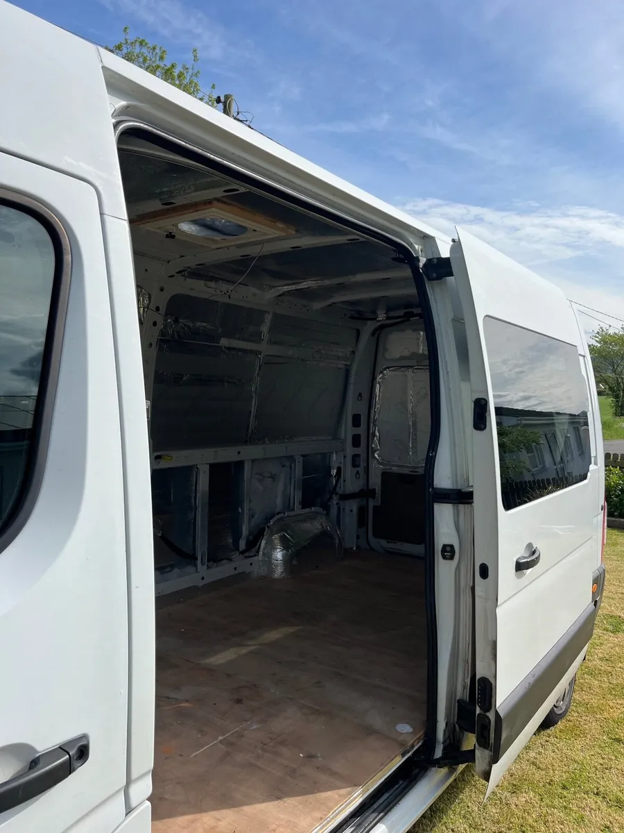 Renault Master 2015 - Image 2