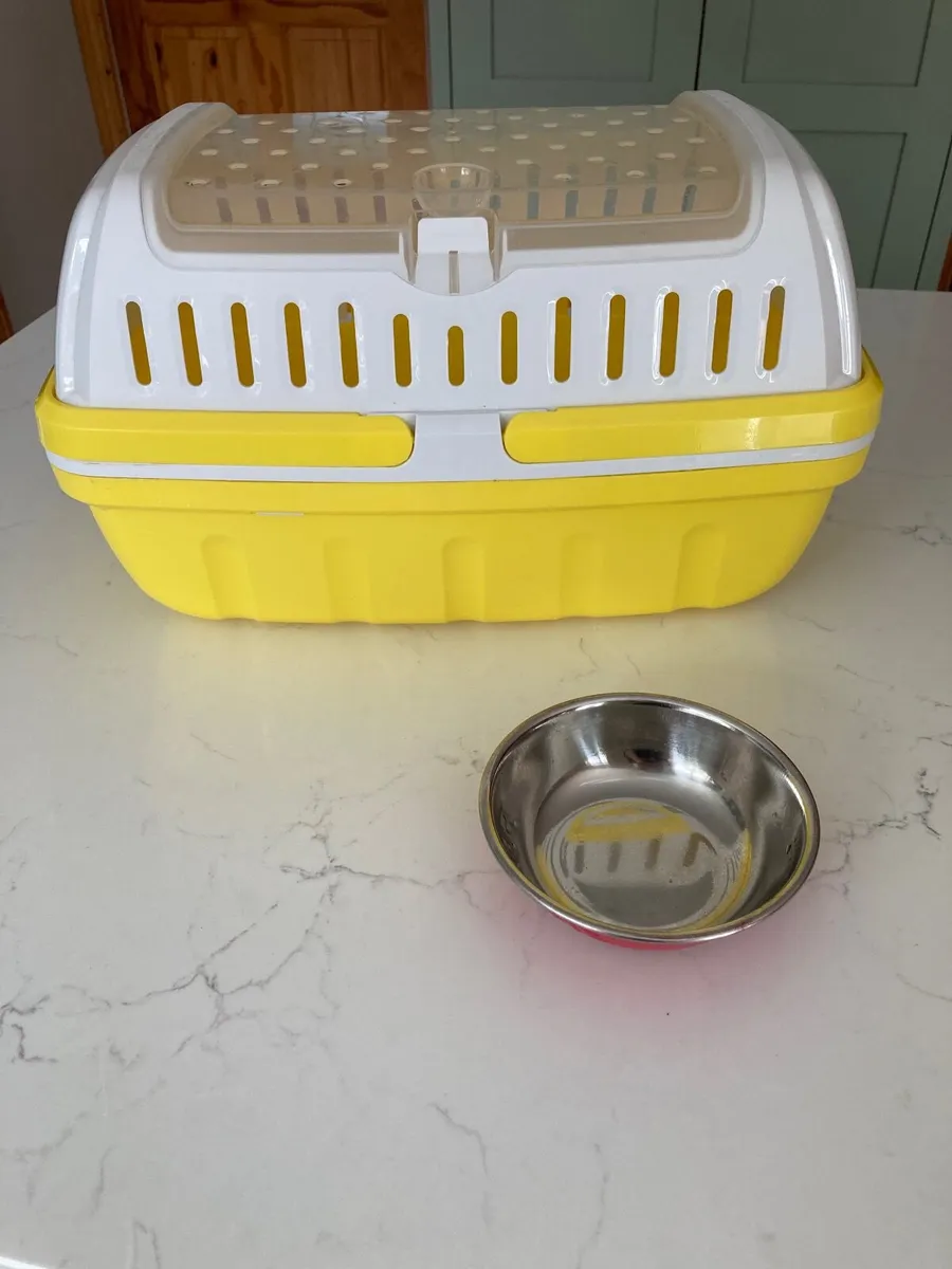 Animal carrier - Image 1