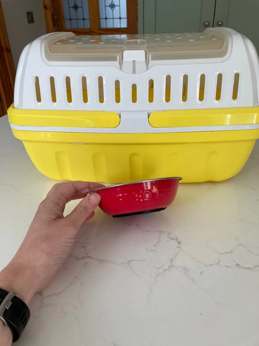 Animal carrier - Image 2