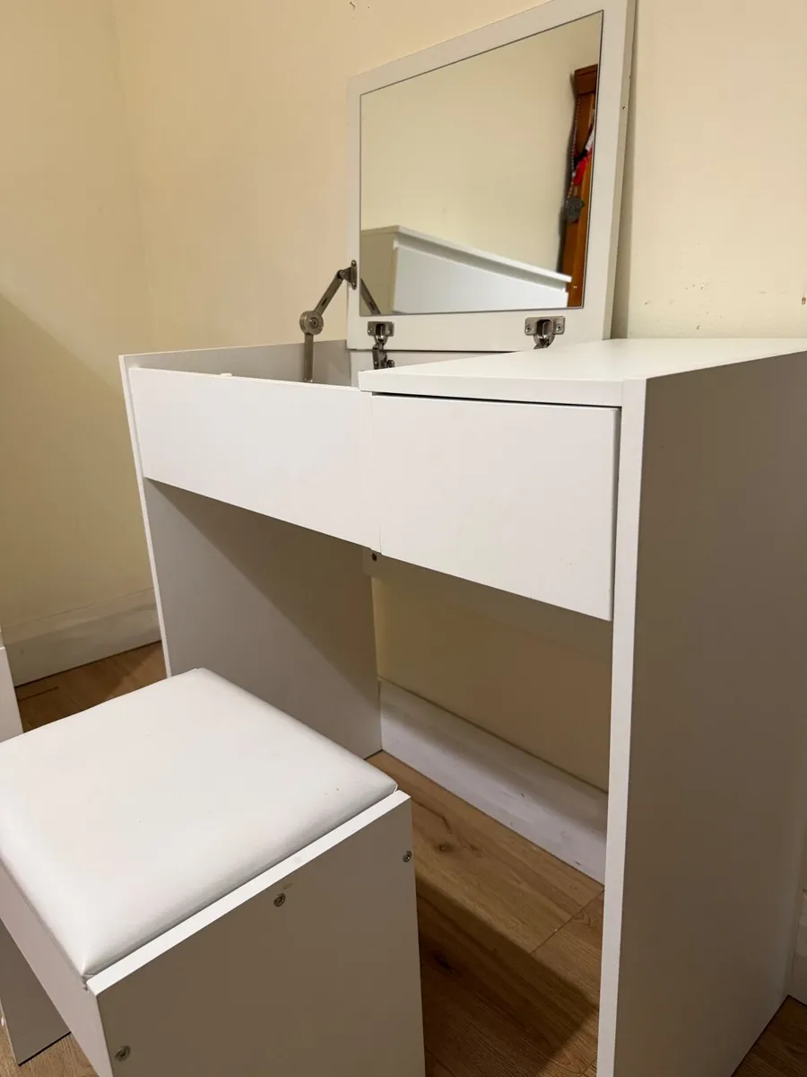 Portland White Dressing Table Set with Mirror - Image 1