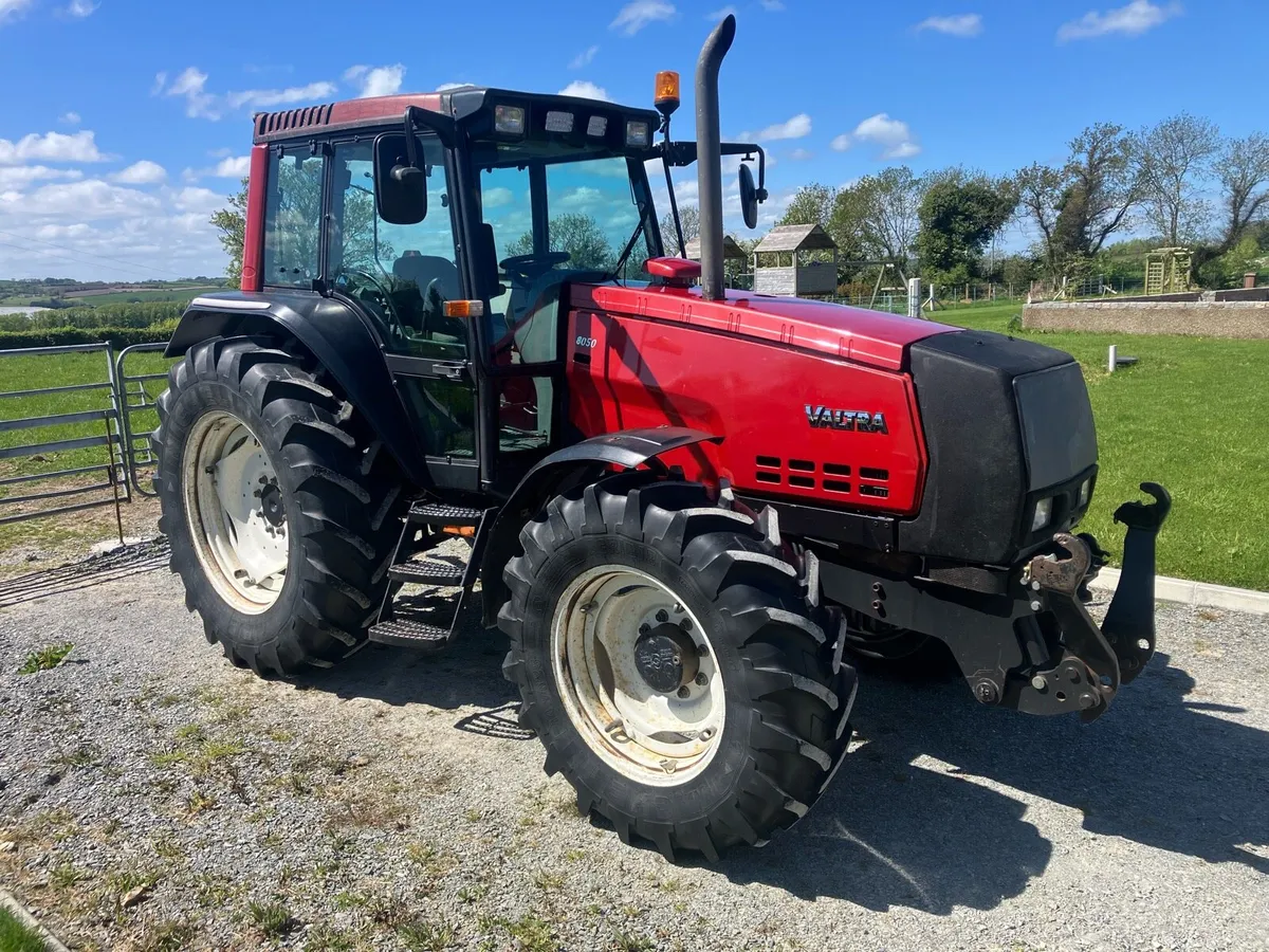 Valtra 8050 - Image 2