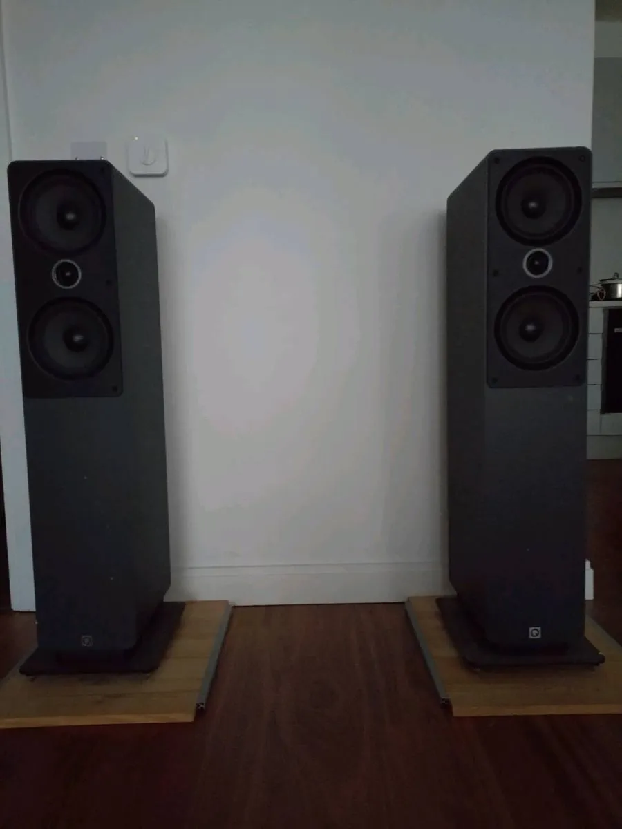 NAD T744 + Q Acoustics 2050i + 4 × Copper Cables - Image 2