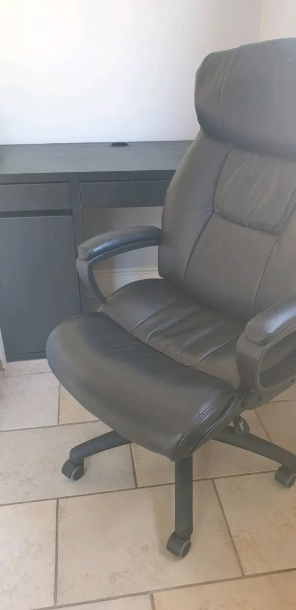 Desk and chair - Image 1