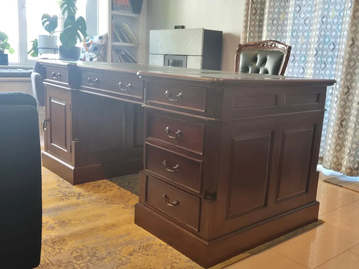 Partners' office desk & chesterfield swivel chair - Image 3