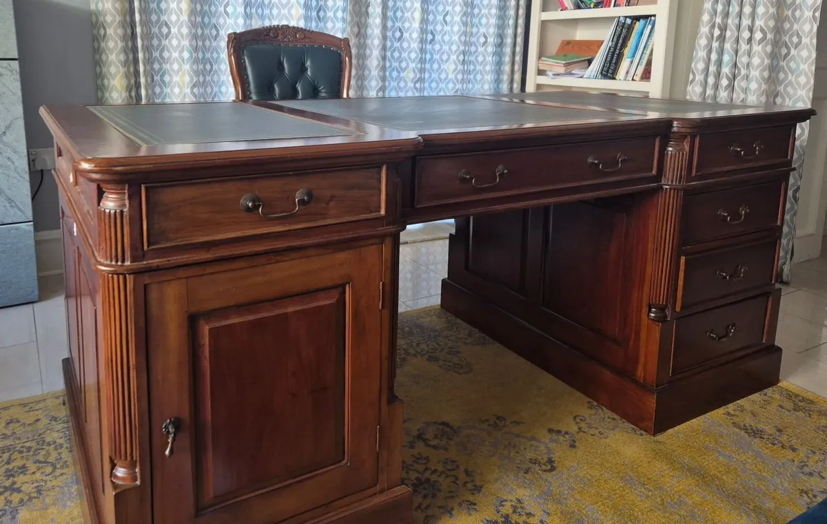 Partners' office desk & chesterfield swivel chair - Image 4