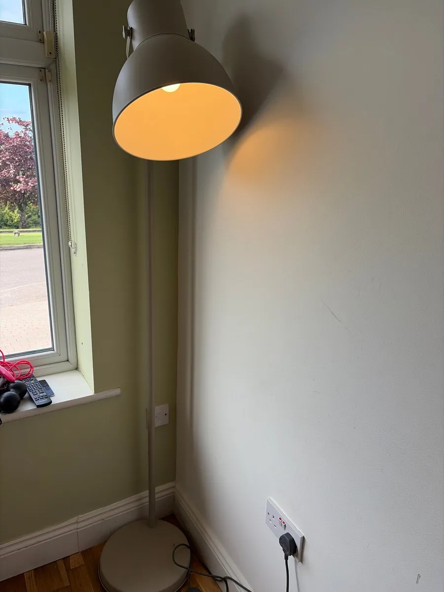 Tall lamp - Image 2