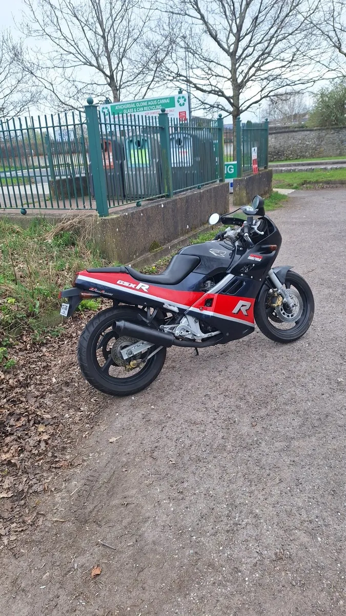 1988 Suzuki GSXR 250 4 Cylinder - Image 2