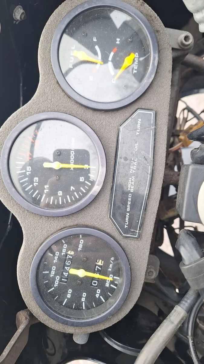 1988 Suzuki GSXR 250 4 Cylinder - Image 4