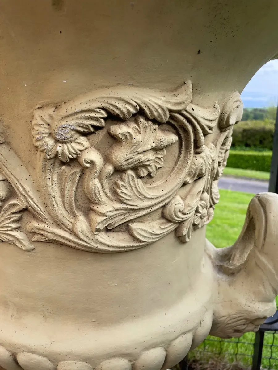 Beautiful Ornate Concrete Pedestal Planter - Image 4