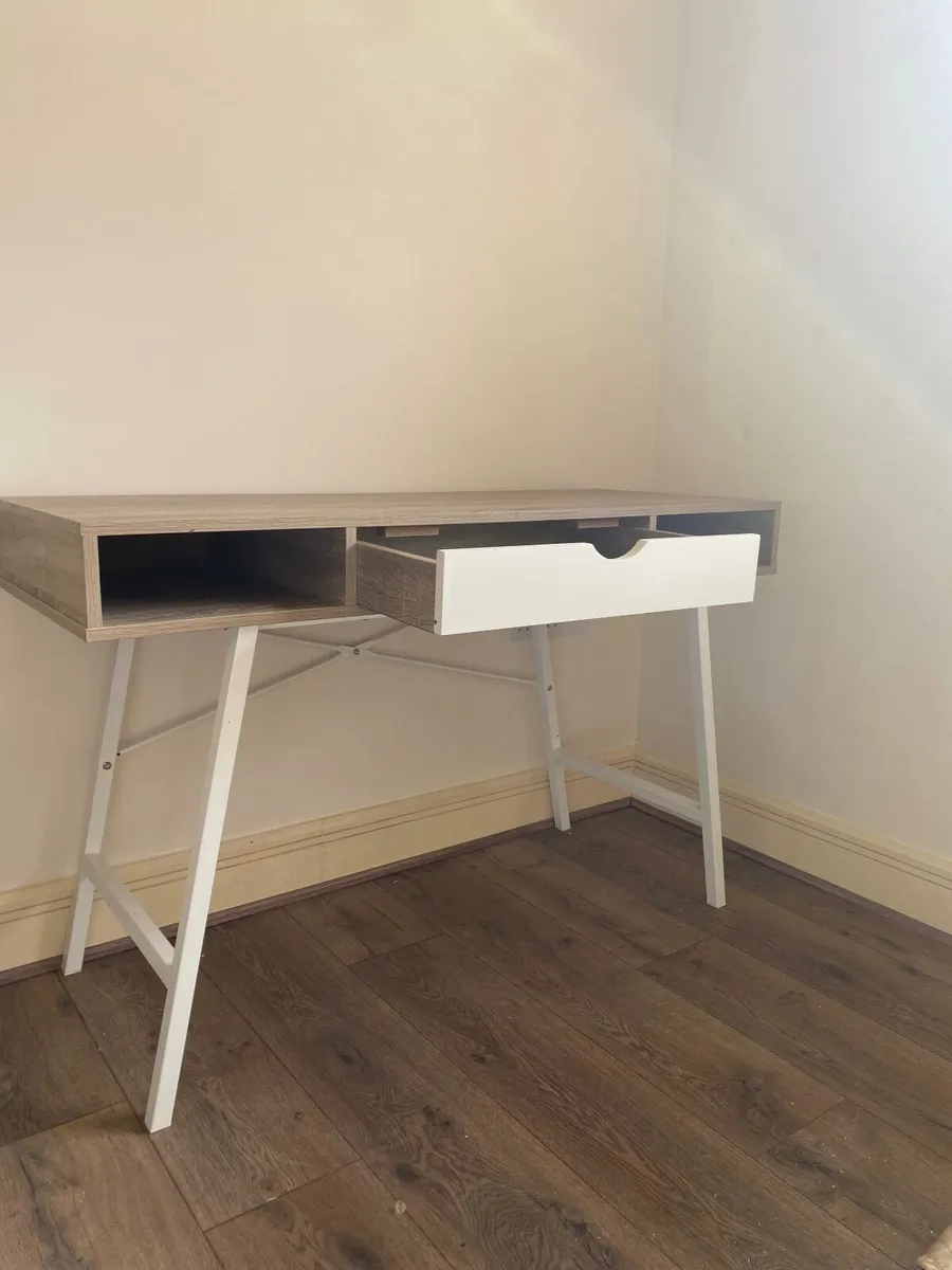 Desk - Image 3