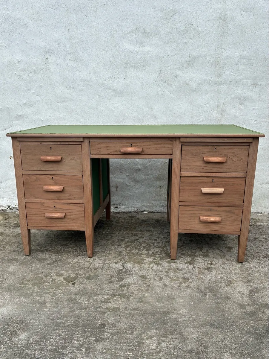 Pedestal desk - Image 3