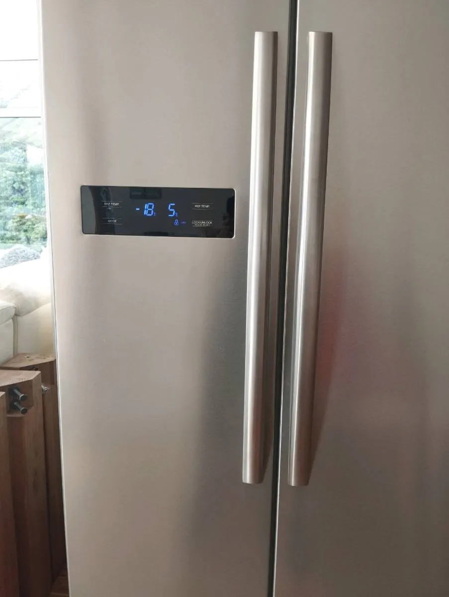 American fridge freezer. - Image 2
