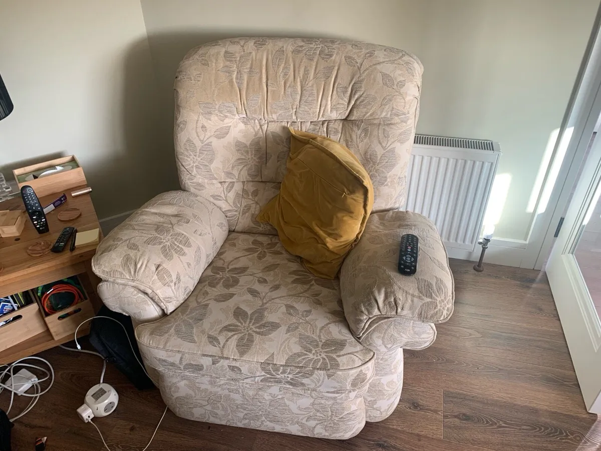 Buxton 3 piece suite - Image 2