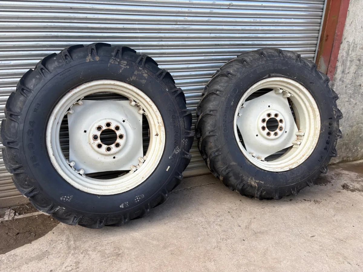 420/85/34 Ford wheels - Image 1