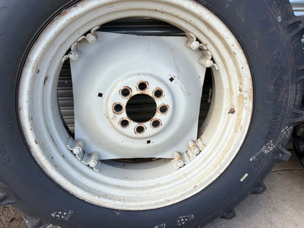 420/85/34 Ford wheels - Image 2