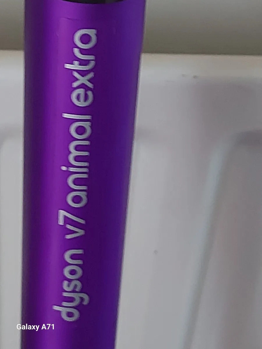 DYSON V7 Animal Extra, in excellent condition - Image 4