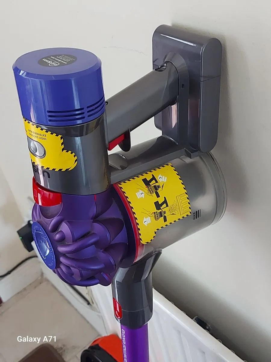DYSON V7 Animal Extra, in excellent condition - Image 3