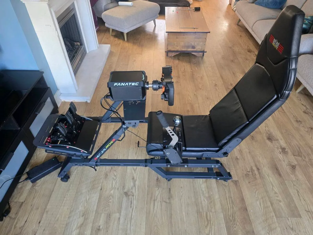 Fanatec sim racing rig - Image 3