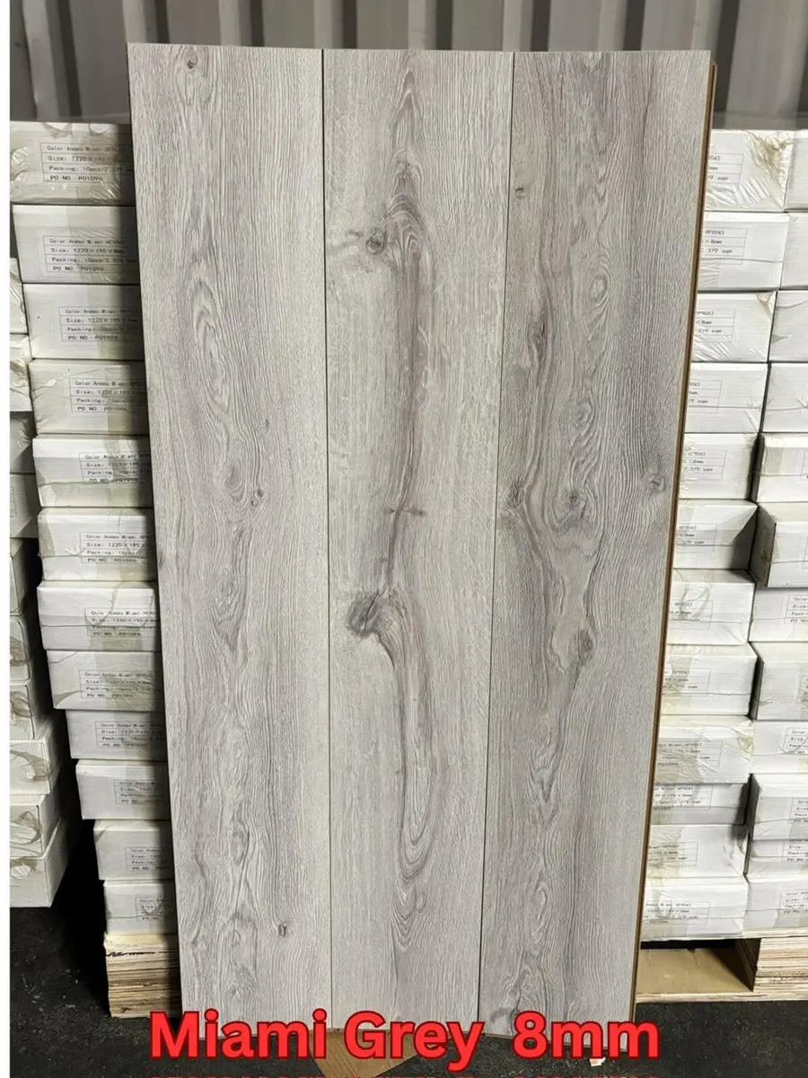 New 8mm And 12 Laminated Click Flooring - Image 2