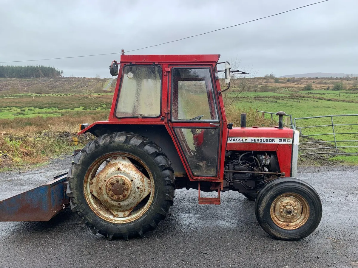 1984 Massy Ferguson Tractor - Image 2