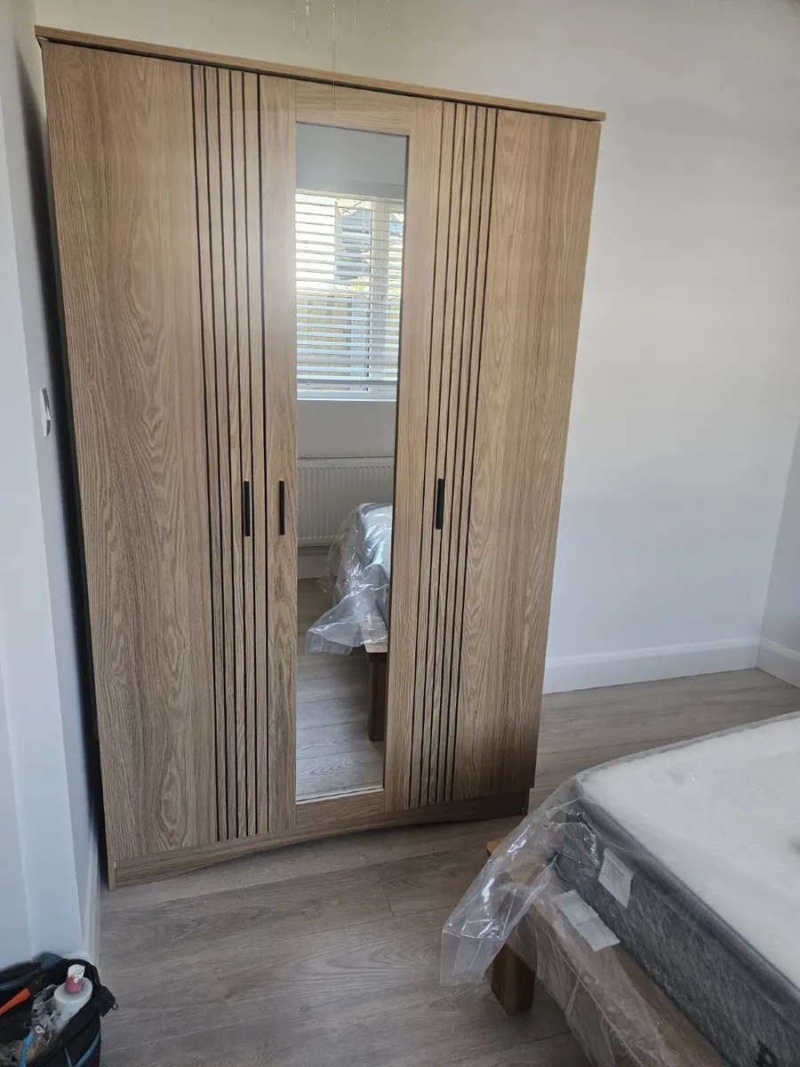 WARDROBES - Image 3