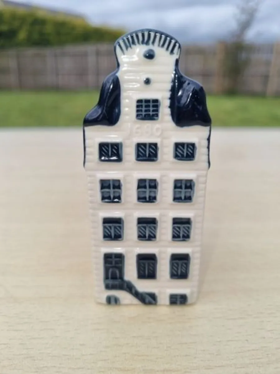 Miniature collector's house from the KLM Delft - Image 1