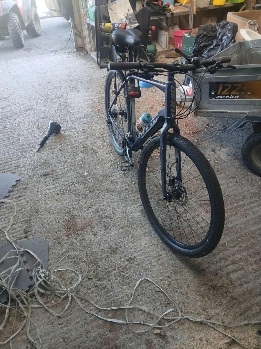 Giant toughroad bike - Image 2