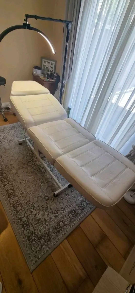 Electric beauty bed - Image 1