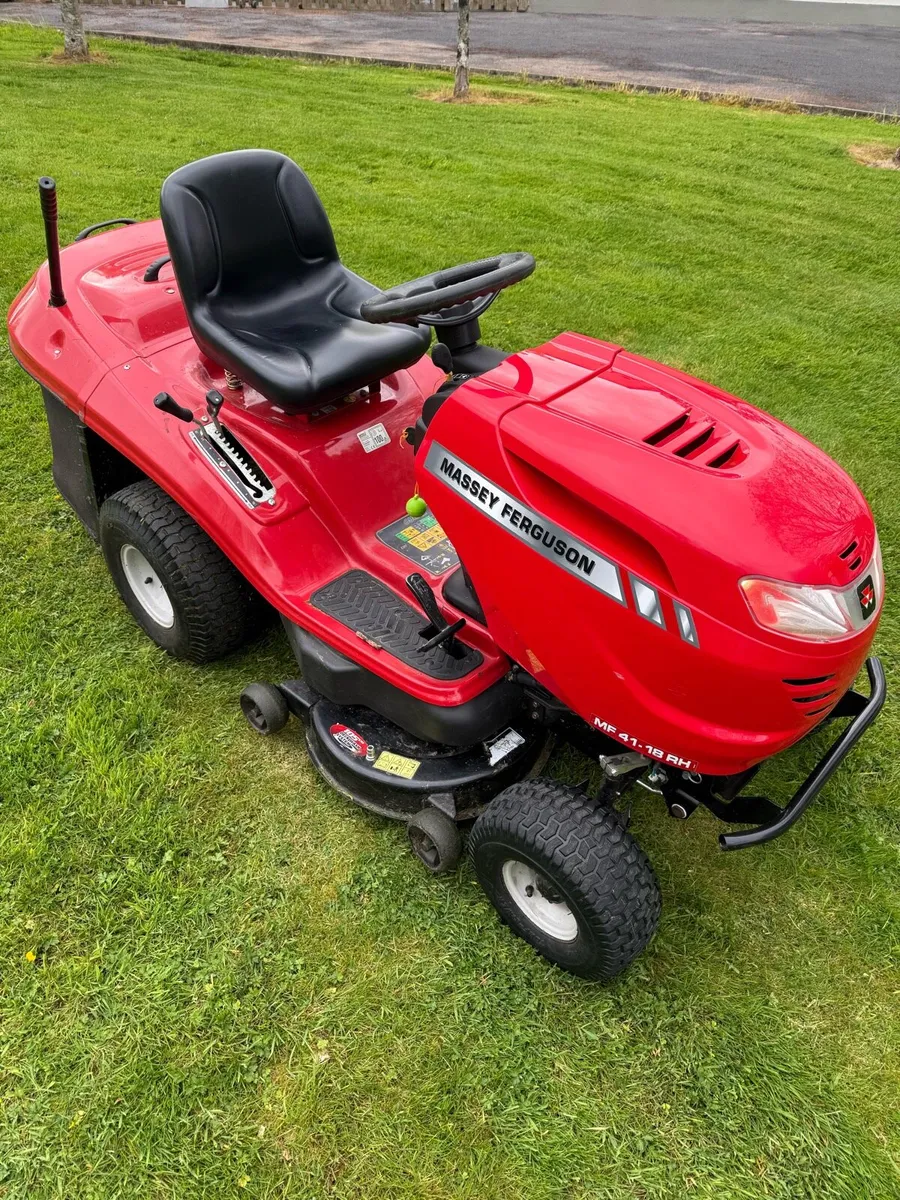Massey Ferguson ride on mower - Image 3