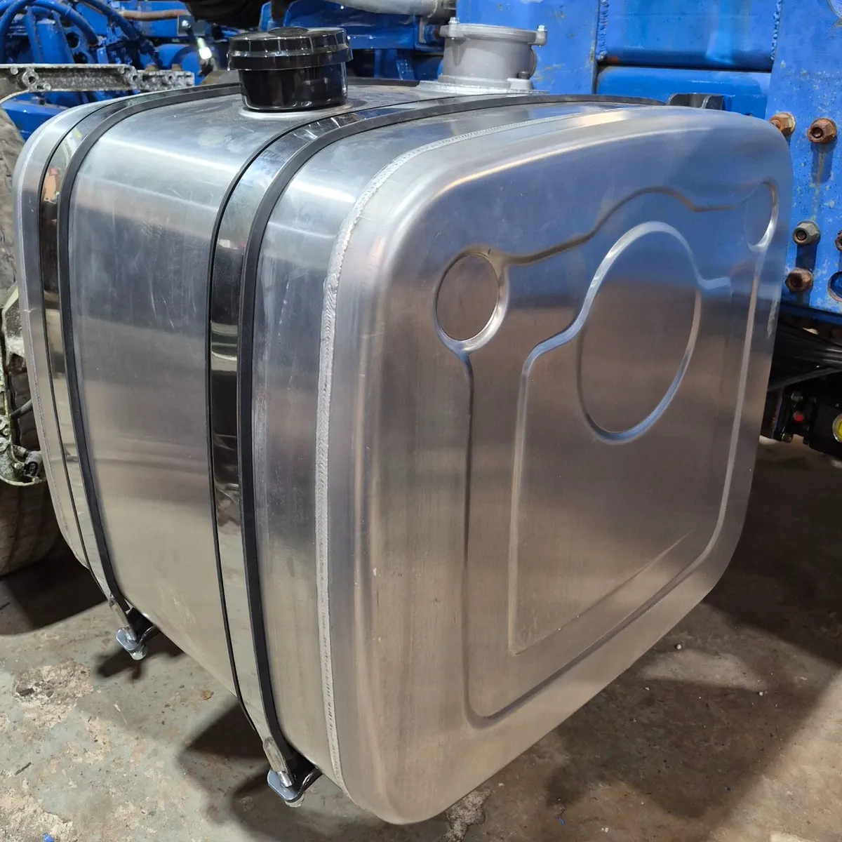 Truck aluminium hydraulic tanks - Image 2