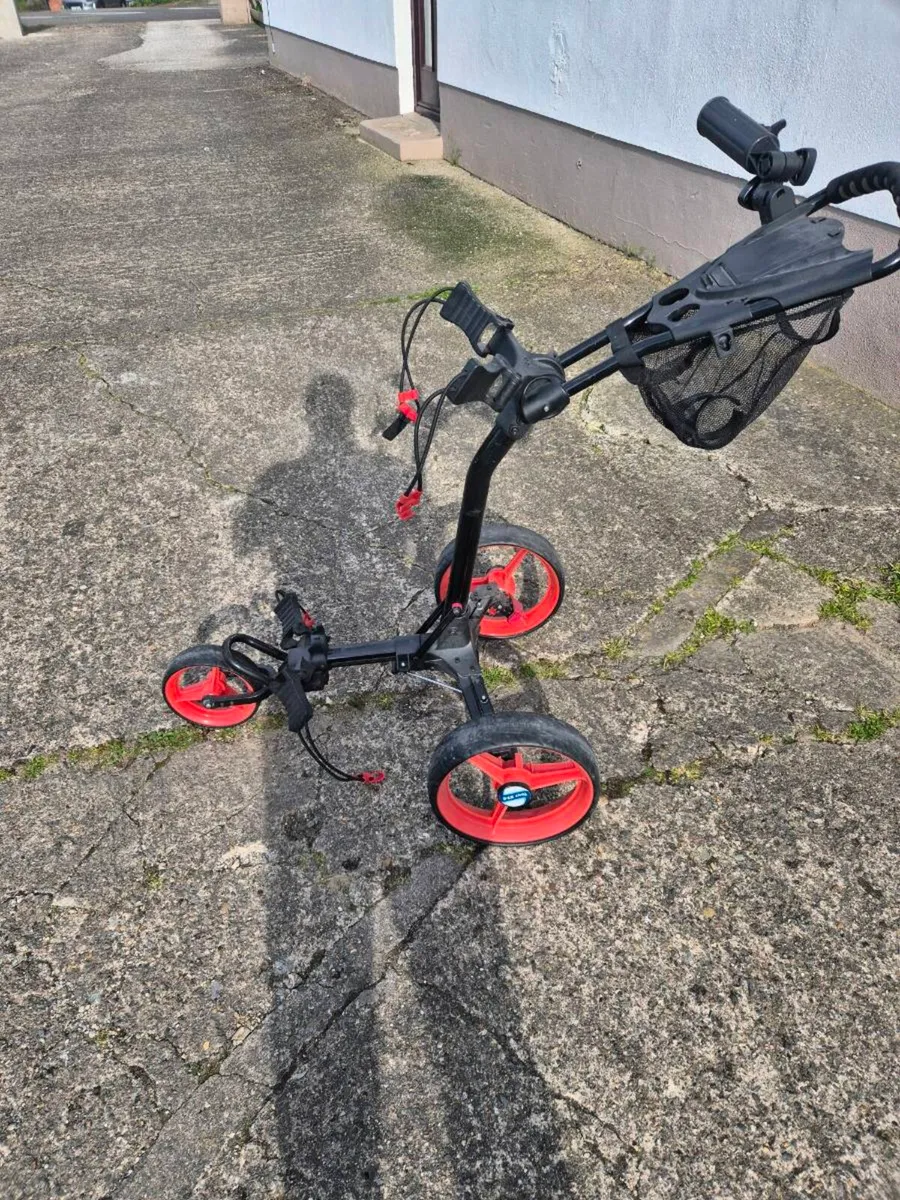 3 Wheel Golf Trolley - Image 1