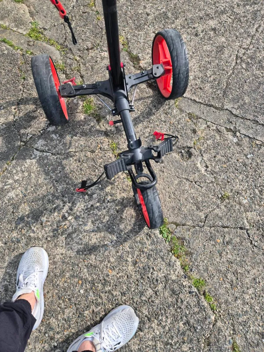 3 Wheel Golf Trolley - Image 4