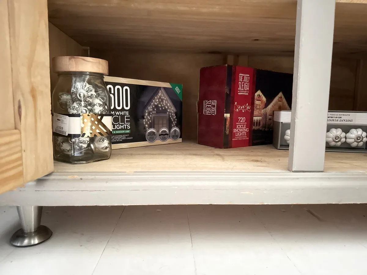 Cabinet - Image 2
