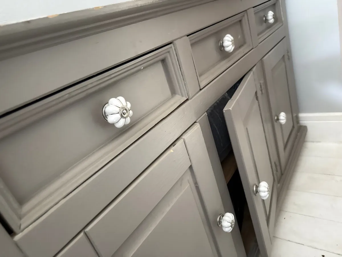 Cabinet - Image 3