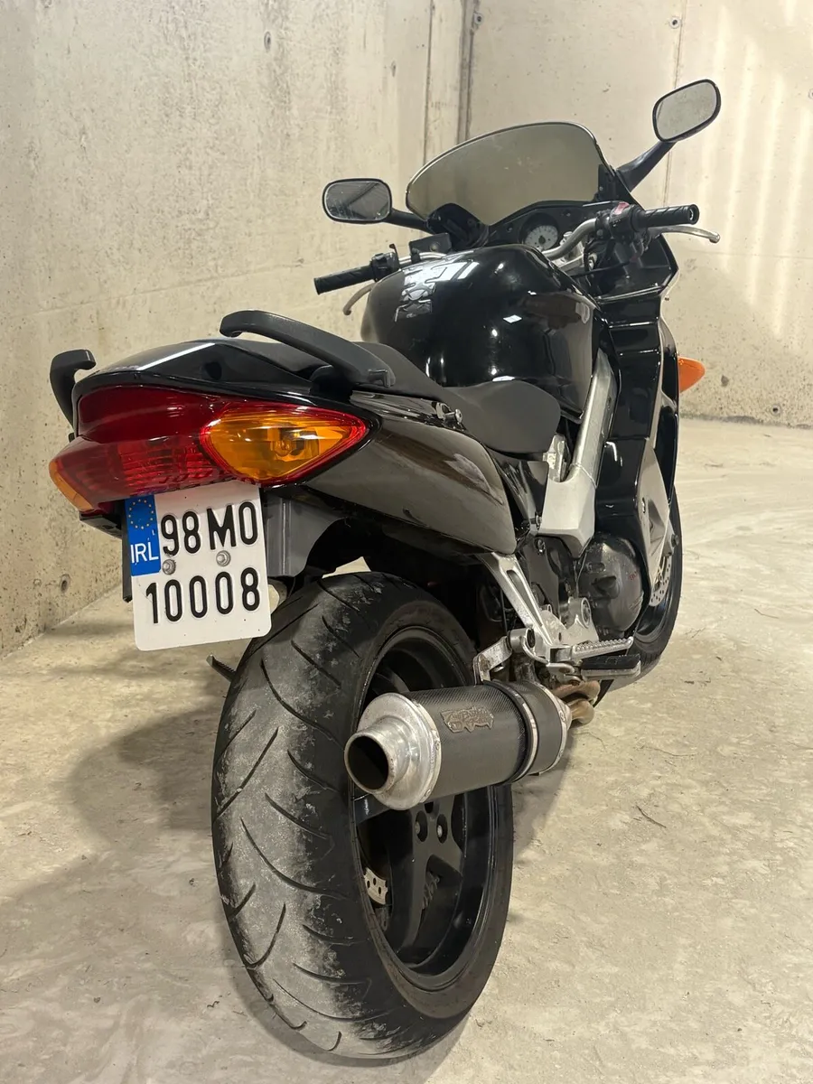 Honda VFR 800 - Image 3