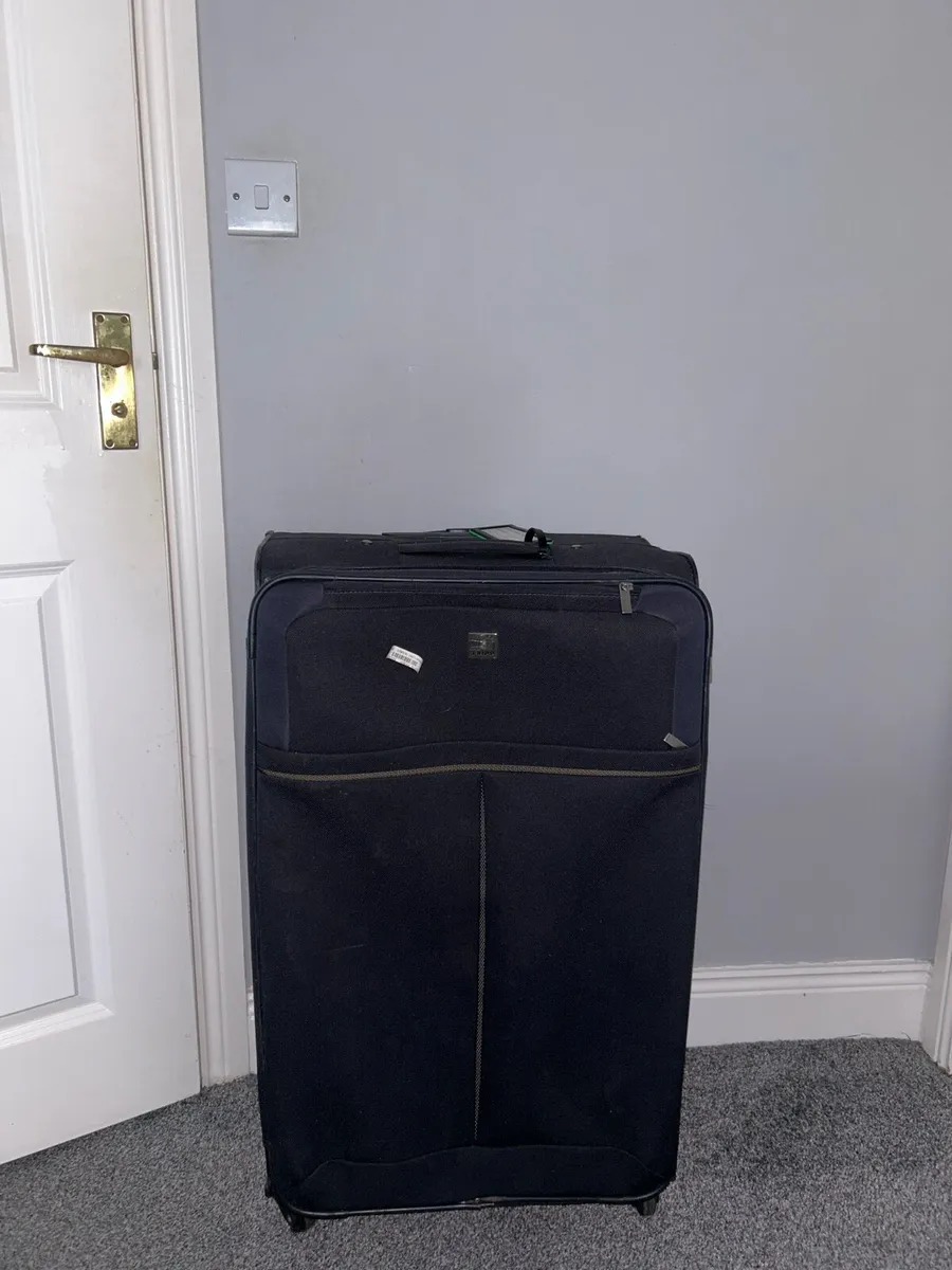 20kg Travel suitcase - Image 1