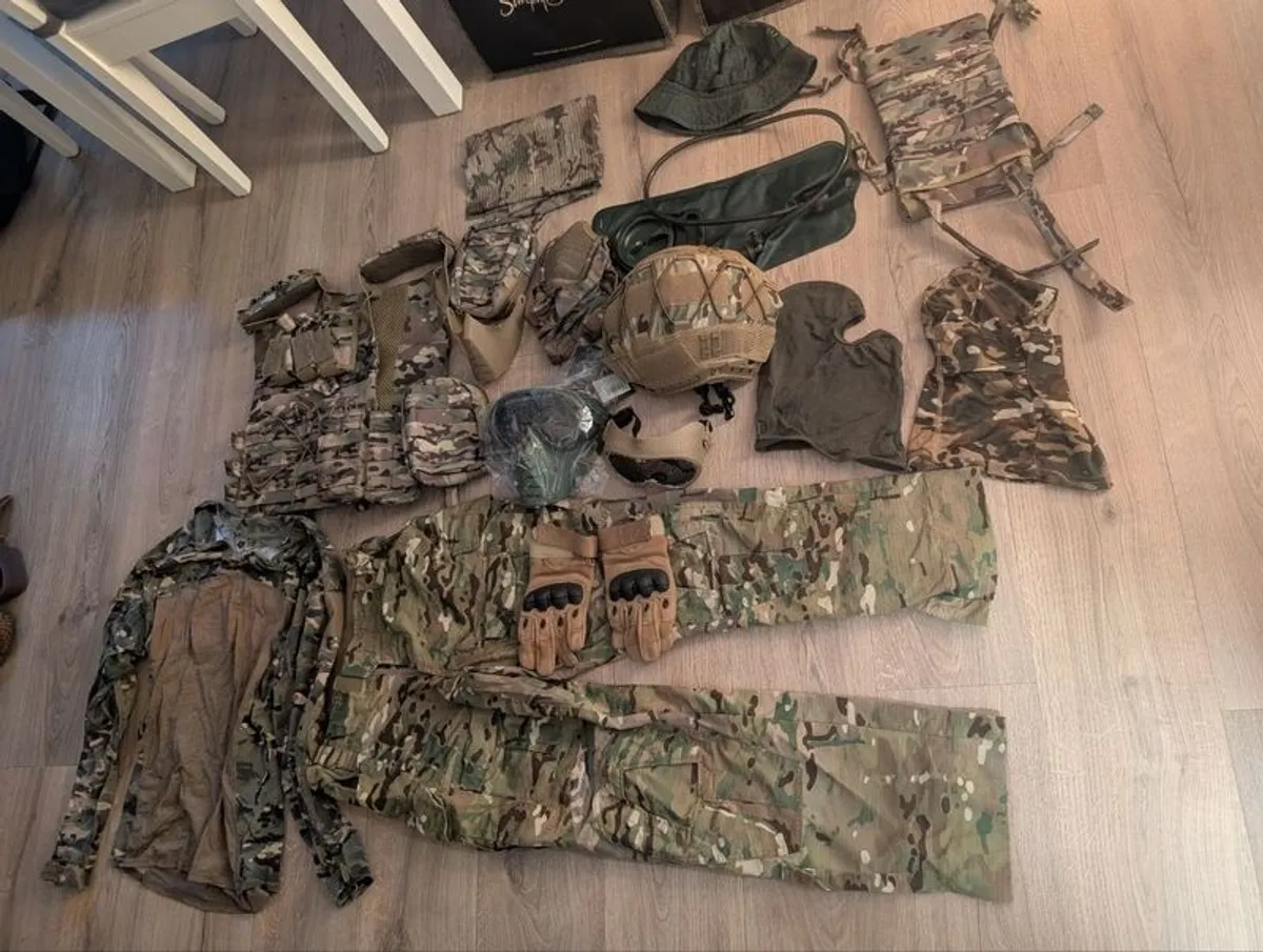 Airsoft clothes and protection - Image 1