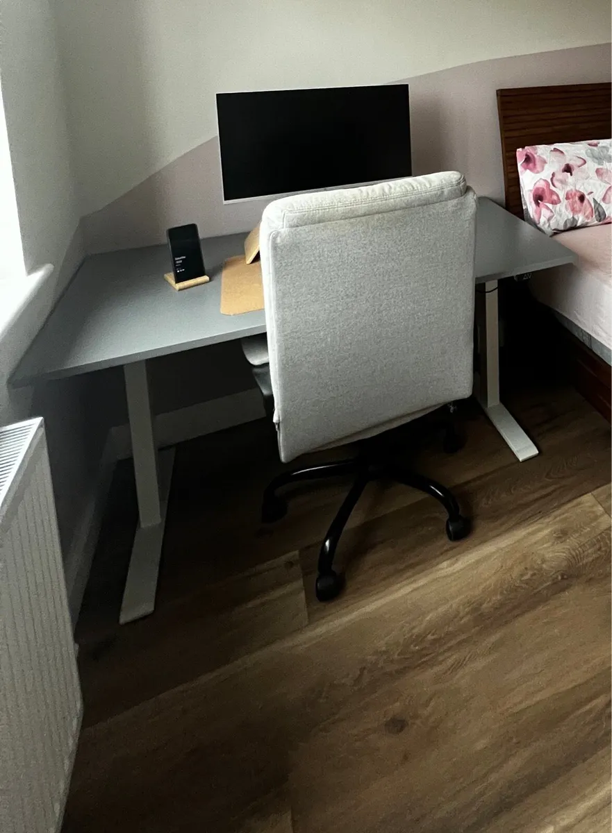 Sit stand desk - Image 1
