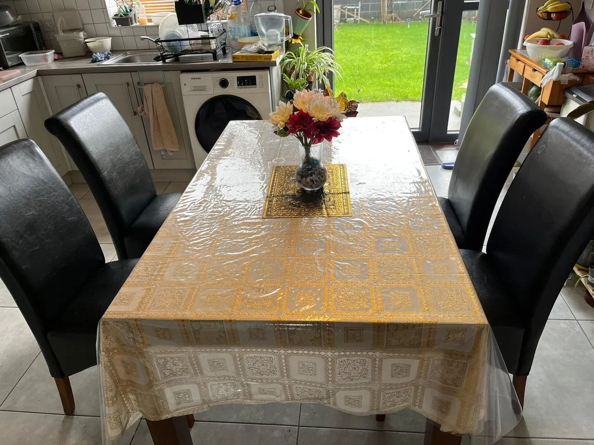 Dining table - Image 1