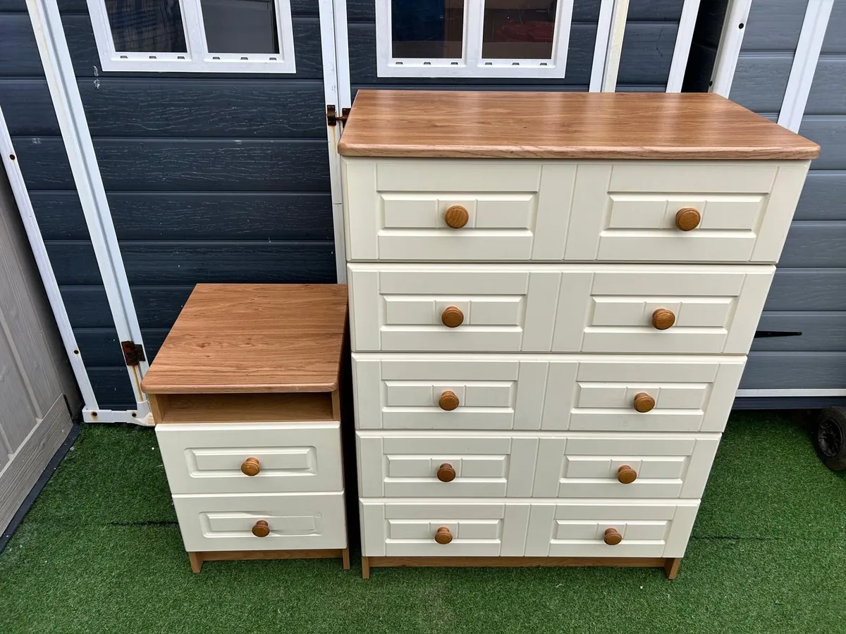 Bedroom furniture - Image 1