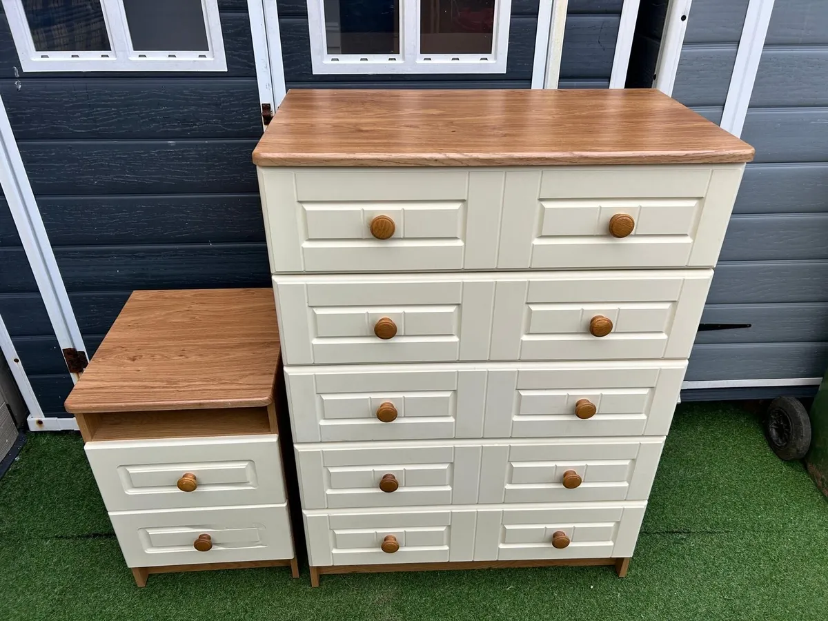 Bedroom furniture - Image 2